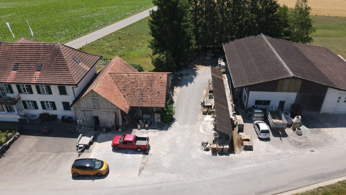 Umbau Wohnhaus mit Einliegerwohnung und Ersatzneubau Magazin in Uesslingen